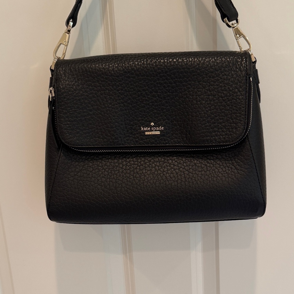 Kate spade black cavier finish shoulder handbag